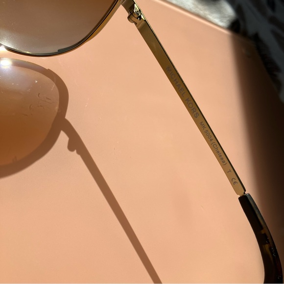 MICHAEL KORS *Chelsea polarized aviator sunglasses* - Picture 5 of 6